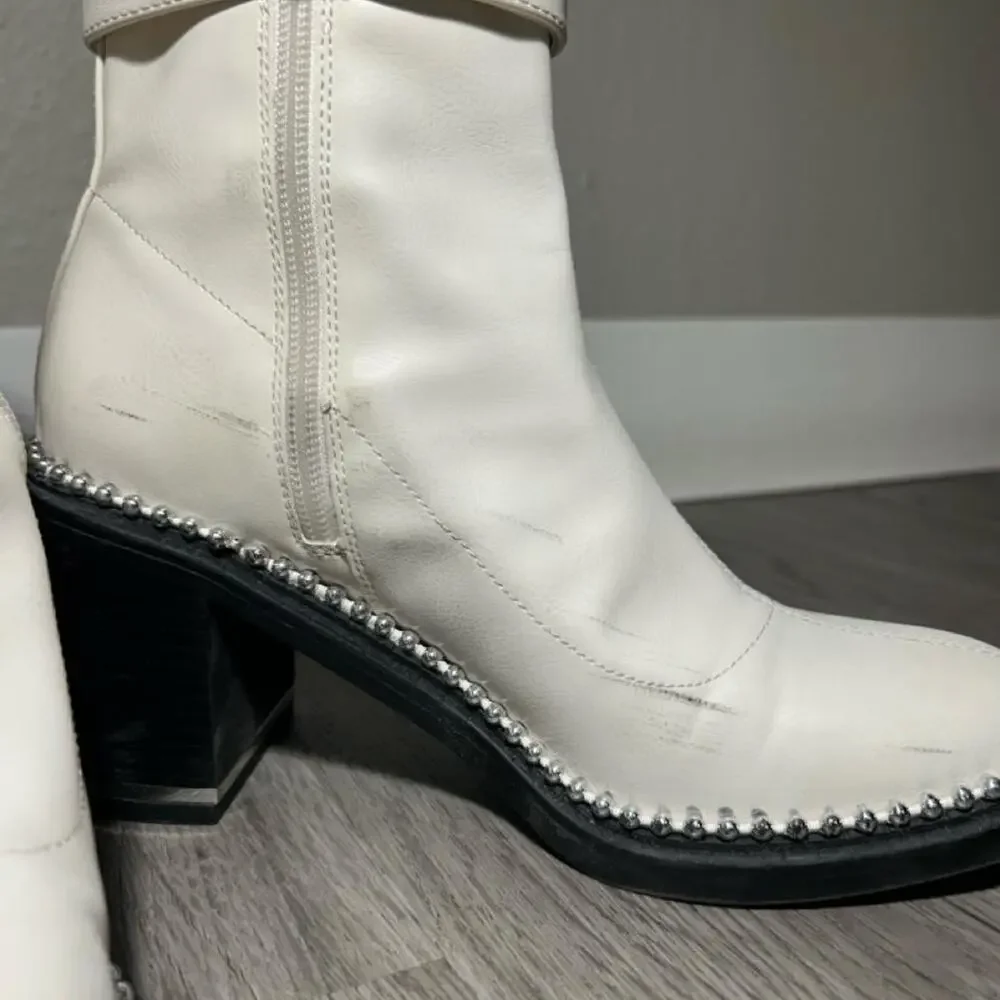 Bcbgeneration white faux leather ankle